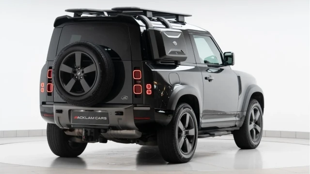 Land Rover Defender (22 Reg) 90 3.0 D250 X-Dynamic HSE (Bespoke Explorer) Image 6