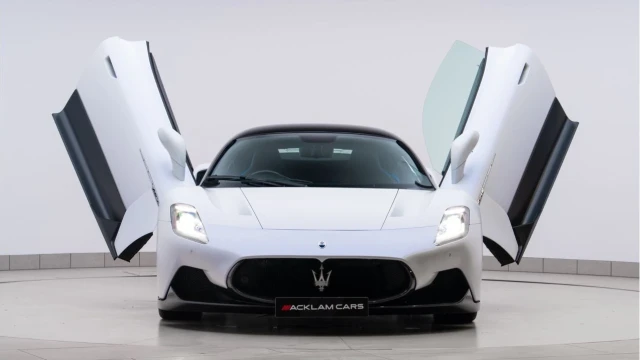 Maserati MC20 (71 Reg) 3.0 V6 Coupe Image 8