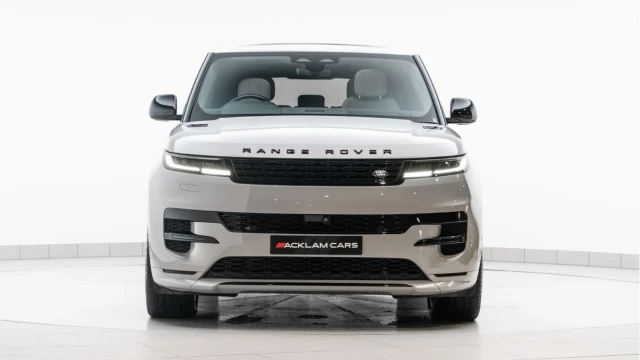 Land Rover Range Rover Sport (24 Reg) 3.0 D300 Dynamic SE (Black Pack) Image 4