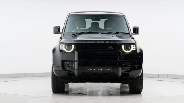Land Rover Defender (25 Reg) 90 3.0 D350 X-Dynamic HSE (Black Pack) Image 7