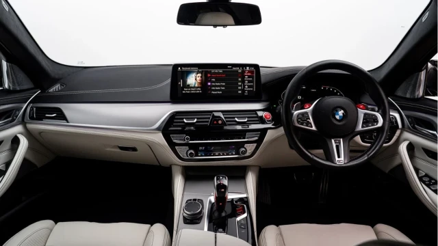 BMW M5 (72 Reg) 4.4 V8 Competition (Ultimate) Image 2