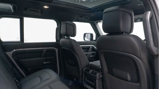 Land Rover Defender (75 Reg) 110 3.0 D250 X-Dynamic HSE (Bespoke) Image 5