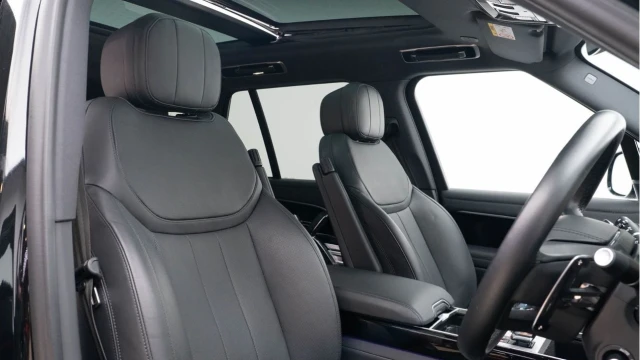 Land Rover Range Rover (24 Reg) 3.0 D350 SE (Facelift Model) Image 3