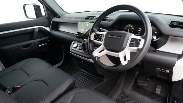 Land Rover Defender (74 Reg) 90 3.0 D250 S Hard Top Commercial (3 Seat) (+VAT) Image 2