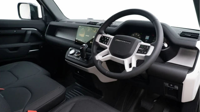 Land Rover Defender (25 Reg) 90 3.0 D250 S Hard Top Commercial (3 Seat)  (+VAT) Image 2