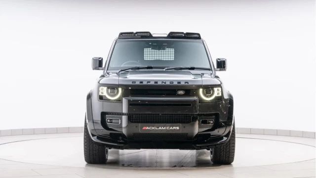 Land Rover Defender (74 Reg) 110 3.0 D350 X-Dynamic HSE Hard Top Commercial (Bespoke) (+VAT) Image 7