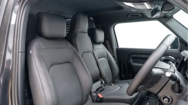 Land Rover Defender (25 Reg) 90 3.0 D350 X-Dynamic HSE Hard Top Commercial (3 Seat) (+VAT) Image 3