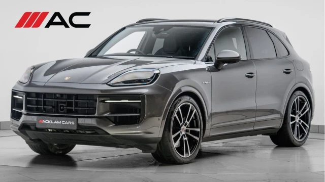 Porsche Cayenne (25 Reg) 3.0 V6 E-Hybrid Image 1