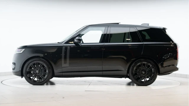 Land Rover Range Rover (75 Reg) 3.0 D300 Edition Image 7