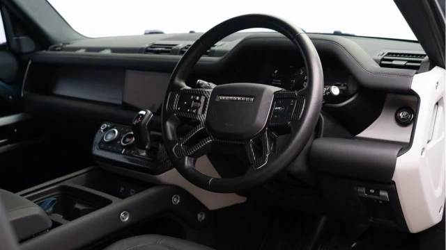 Land Rover Defender (24 Reg) 90 3.0 D250 SE Hard Top Commercial (+VAT) Image 2