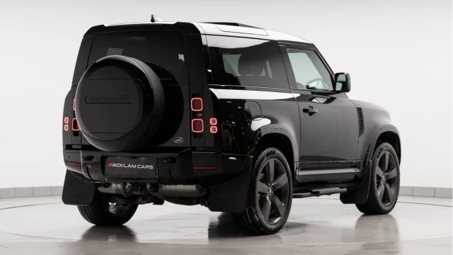 Land Rover Defender (72 Reg) 90 3.0 D250 X-Dynamic SE (Black Pack) Image 5