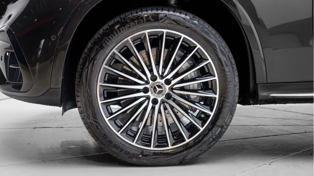 Mercedes-Benz GLC Class (75 Reg) GLC300e 2.0 AMG Line Premium Plus 4Matic Hybrid Image 7