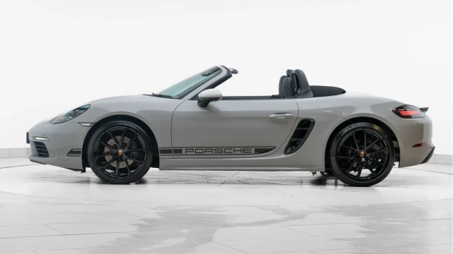 Porsche 718 (75 Reg) Boxster 2.0 Style Edition PDK Image 6