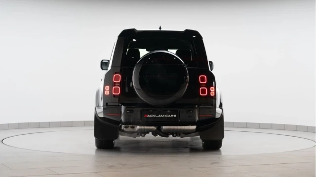 Land Rover Defender (74 Reg) 110 3.0 D350 X-Dynamic SE (7 Seat) Image 6