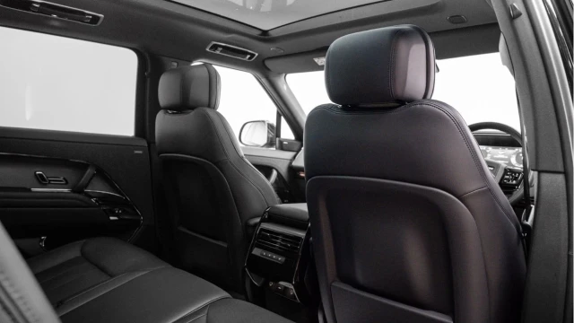 Land Rover Range Rover Sport (23 Reg) 3.0 D300 Dynamic SE Image 8