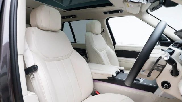 Land Rover Range Rover (24 Reg) 3.0 D300 HSE Image 3