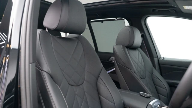 BMW X5 (25 Reg) 3.0 30D M Sport xDrive (7 Seat) Image 3