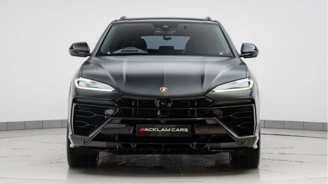 Lamborghini Urus (25 Reg) 4.0 V8 SE Hybrid Image 4