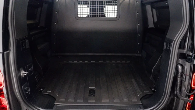 Land Rover Defender (75 Reg) 90 3.0 D250 S Hard Top Commercial (3 Seat) (+VAT) Image 4