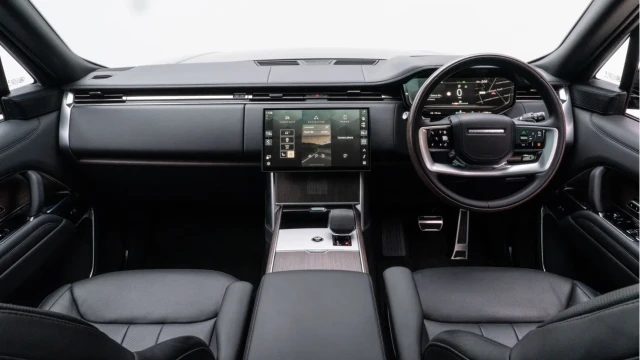Land Rover Range Rover (24 Reg) 3.0 D350 Autobiography (Shadow Pack) Image 2