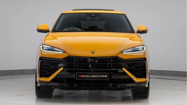 Lamborghini Urus (75 Reg) 4.0 V8 SE Hybrid Image 4