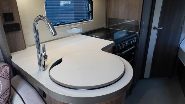 Elddis Encore 255 (23 Reg) 2.2D Auto (4 Berth) (Facelift) Image 5
