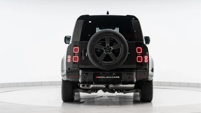 Land Rover Defender (25 Reg) 90 3.0 D250 X-Dynamic HSE Hard Top Commercial (3 Seat) (+VAT) Image 6