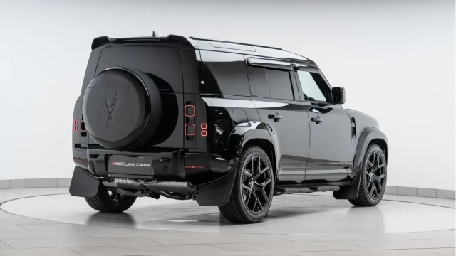 Land Rover Defender (25 Reg) 110 3.0 D250 X-Dynamic SE Hard Top Commercial (3 Seat) (+VAT) Image 7