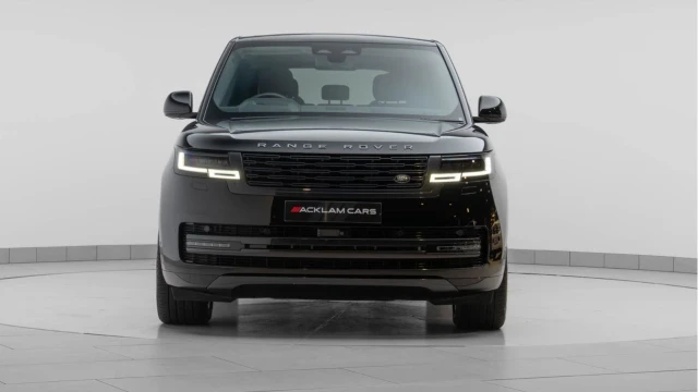 Land Rover Range Rover (74 Reg) 3.0 D300 HSE (Shadow Pack) Image 7