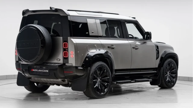 Land Rover Defender (22 Reg) 110 3.0 P400 XS Edition (Bespoke) Image 6