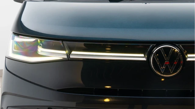 Volkswagen Multivan (22 Reg) Style 2.0TSI Long DSG (6 Seat) Image 8