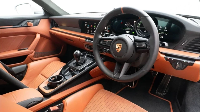 Porsche 911 (74 Reg) 4.0 S/T Coupe Image 2