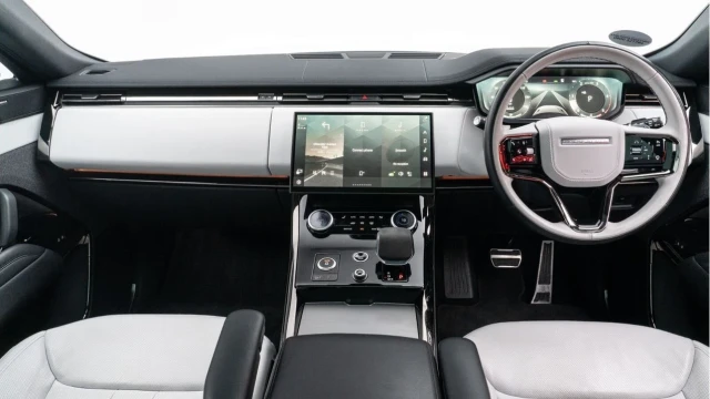 Land Rover Range Rover Sport (23 Reg) 3.0 D300 Dynamic SE Image 2