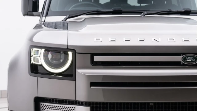 Land Rover Defender (73 Reg) 90 3.0 P400 XS Edition (6 Seat) Image 7