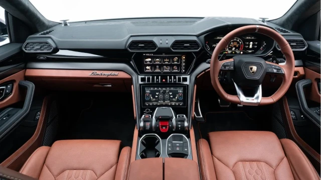 Lamborghini Urus (74 Reg) 4.0 V8 S Image 2