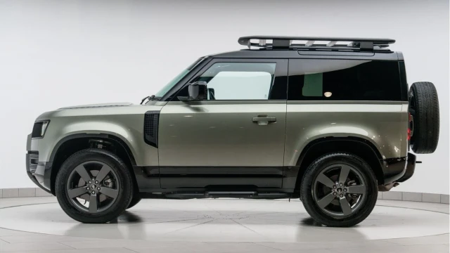 Land Rover Defender (74 Reg) 90 3.0 D250 X-Dynamic HSE Image 4