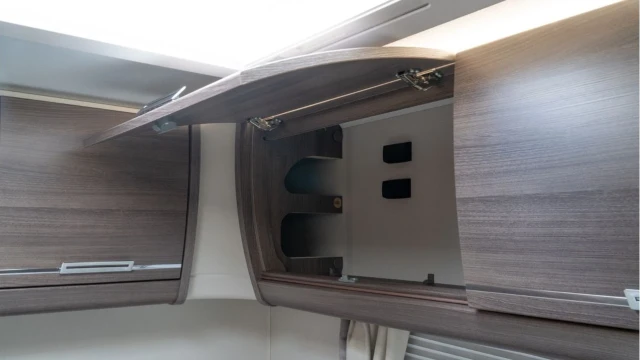Elddis Encore 255 (23 Reg) 2.2D Automatic (4 Berth) Image 6