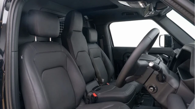 Land Rover Defender (25 Reg) 90 3.0 D350 X-Dynamic HSE Hard Top Commercial (3 Seat) (+VAT) Image 3