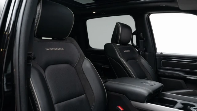 Dodge RAM 1500 (23 Reg) 5.7 V8 HEMI Laramie Night Edition (+VAT) Image 3