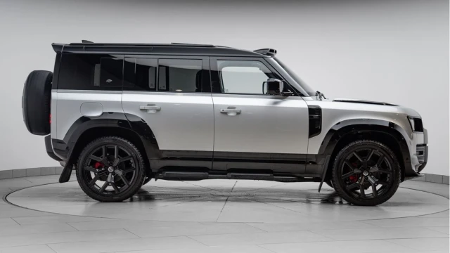Land Rover Defender (72 Reg) 110 3.0 D250 SE (Bespoke) Image 5