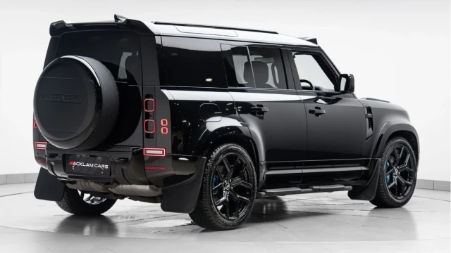Land Rover Defender (25 Reg) 110 3.0 D350 X-Dynamic HSE Hard Top Commercial (6 Seat) (+VAT) Image 6