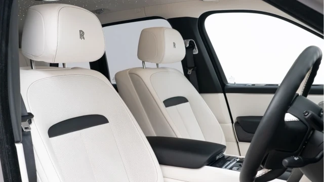 Rolls-Royce Cullinan (73 Reg) 6.8 V12 Black Badge Image 3