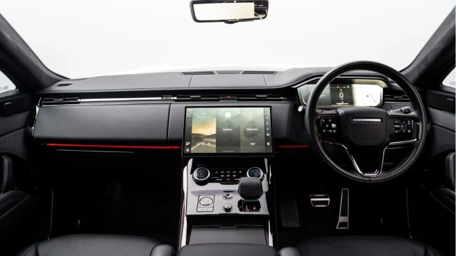 Land Rover Range Rover Sport (72 Reg) 3.0 D300 Autobiography (Black Pack) Image 2