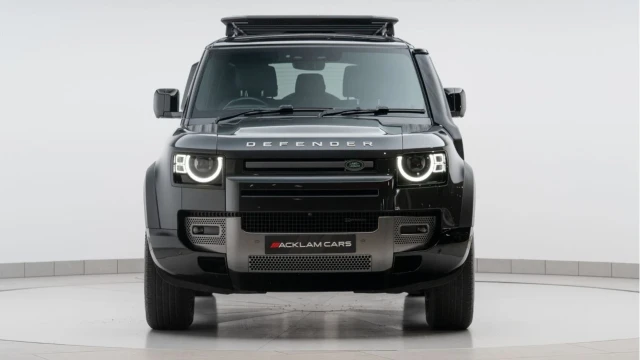 Land Rover Defender (22 Reg) 90 3.0 D250 X-Dynamic HSE (Bespoke Explorer) Image 4
