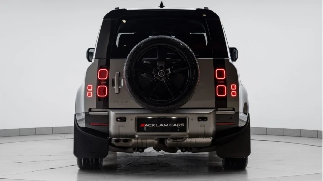 Land Rover Defender (74 Reg) 110 3.0 D350 X-Dynamic HSE (7 Seat) Image 8
