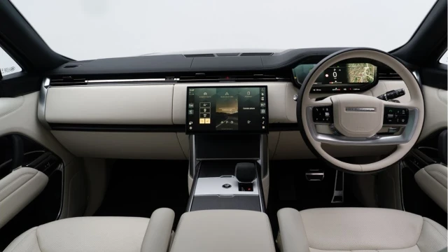 Land Rover Range Rover (74 Reg) 3.0 D300 HSE (Shadow Pack) Image 2