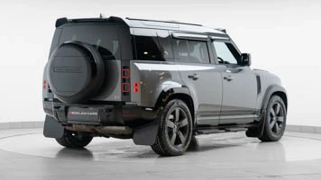 Land Rover Defender 110 (24 Reg) 110 3.0 D300 X-Dynamic SE Image 6