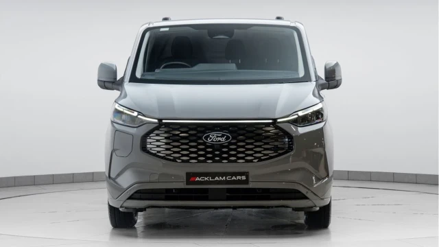 Ford E-Transit Custom (25 Reg) 320 Limited (Electric) Image 8