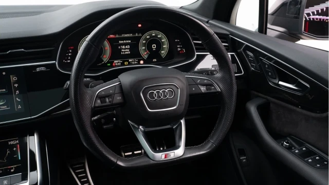 Audi Q7 (71 Reg) 3.0 50TDI S-Line Black Edition Quattro Image 6