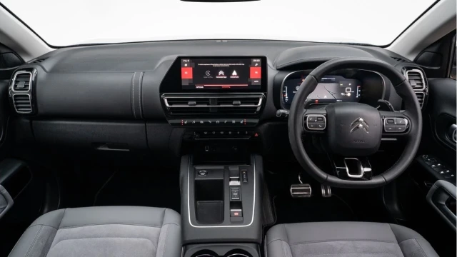 Citroen C5 Aircross (24 Reg) 1.2 Aircross E-Series MAX Hybrid Image 2